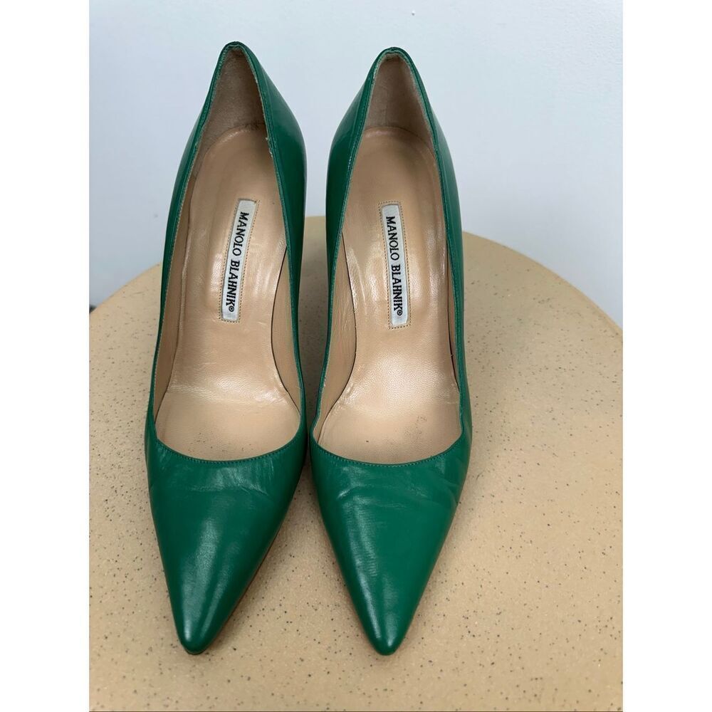 Manolo Blahnik Women’s Leather Kelly Green Leather Point Toe 3.5” Pumps - Picture 6 of 16